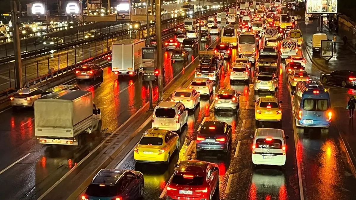 İstanbul, 2024\'te Dünyanın En Yoğun Trafiğine Sahip Şehri Oldu