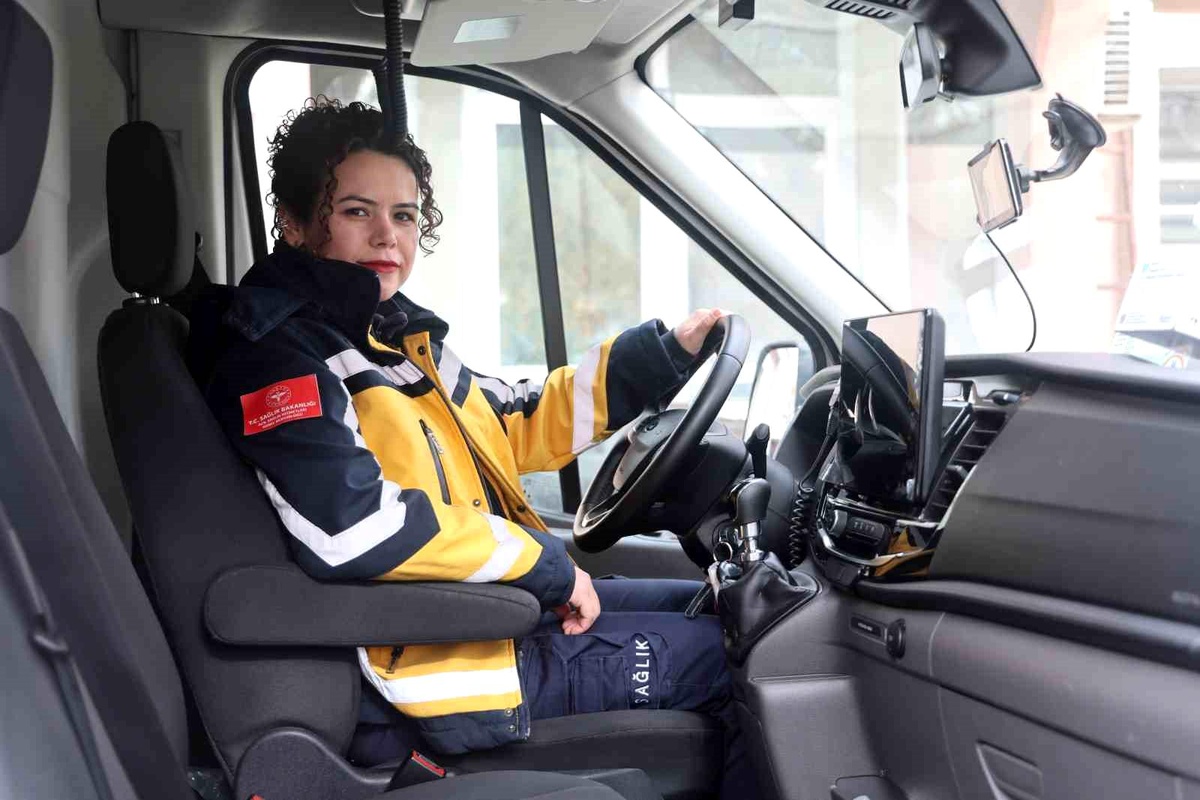 Kadın Ambulans Şoförünün Başarısı