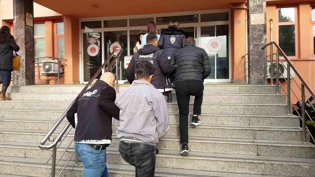 Karabük\'te Uyuşturucu Operasyonu: 5 Gözaltı