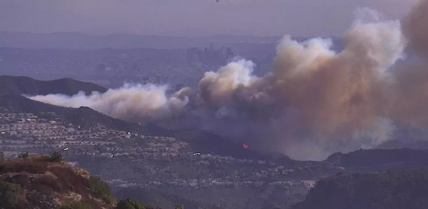 California\'da Orman Yangını: 30 Bin Kişiye Tahliye Emri