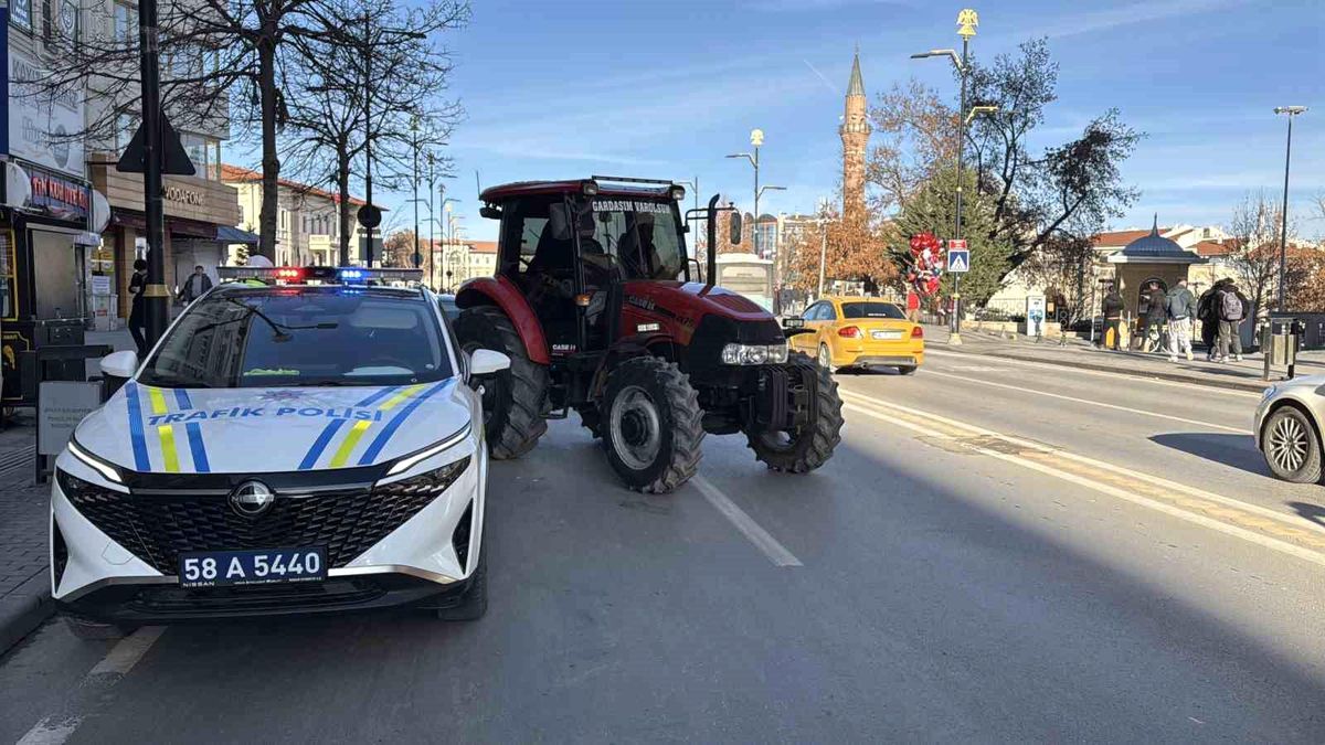 Ehliyetsiz Traktör Sürücüsüne Cezalar Yağdı