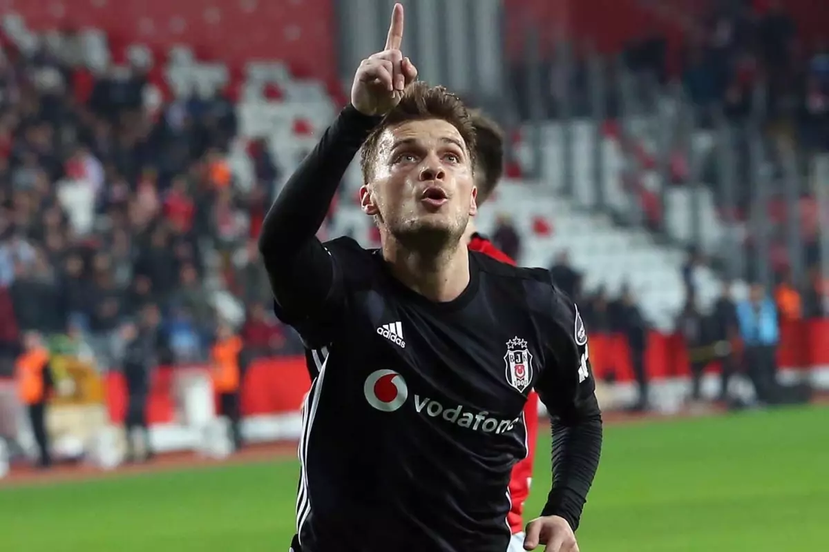 Adem Ljajic\'e Türkiye\'den sürpriz bir talip çıktı: Teklif yapan takıma çok şaşıracaksınız