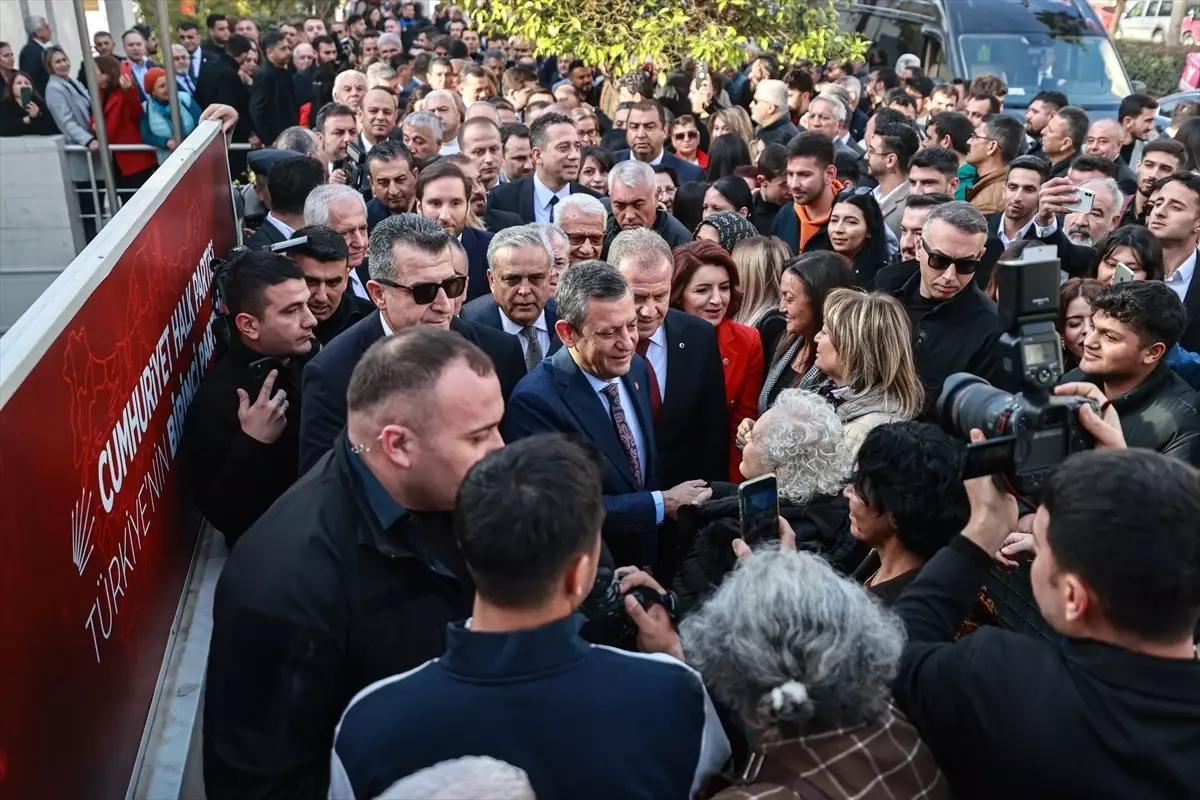 Özgür Özel: Mersin\'den Türkiye\'ye Yeni Mesaj