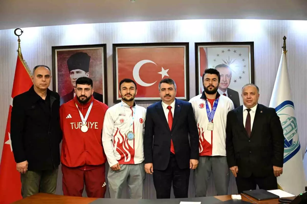 Yıldırım Belediyesi, Avrupa KickBoks Şampiyonu Sporcularını Ağırladı