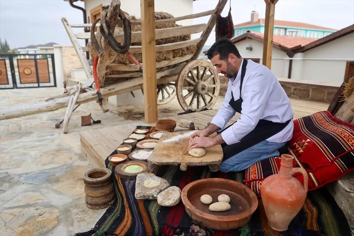 8 Bin 600 Yıllık Ekmek Günümüze Taşındı