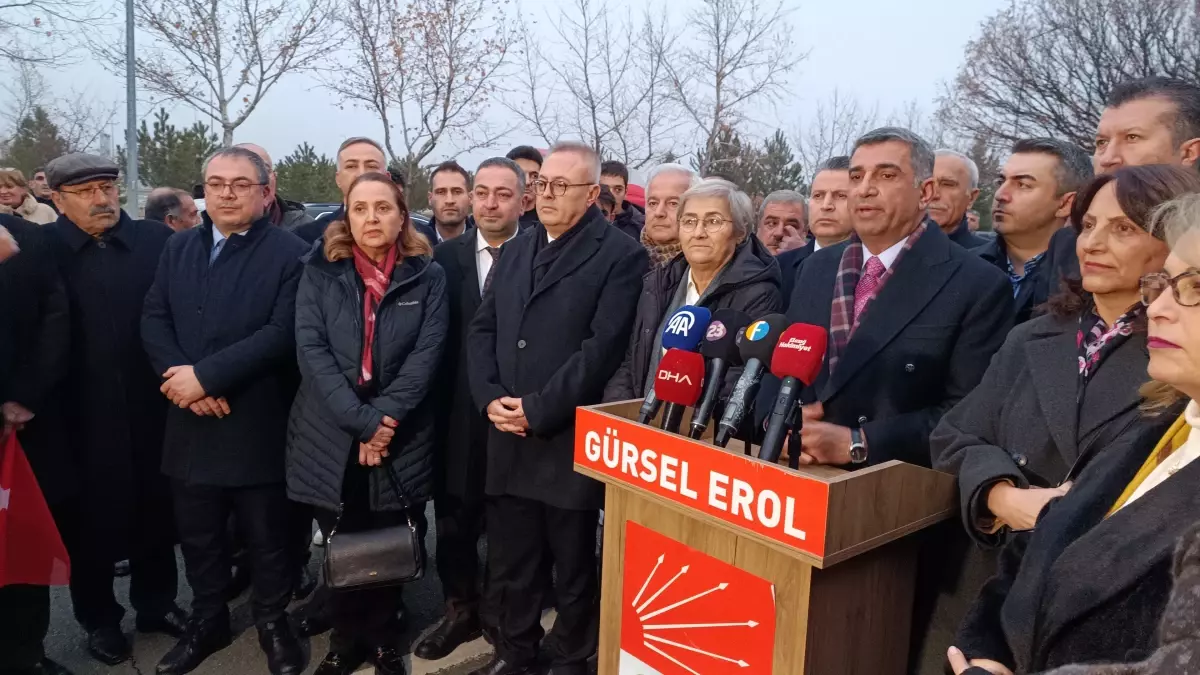 CHP\'li Vekiller Deprem Bölgesinde Temaslarda Bulundu