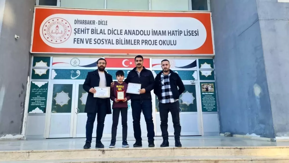 Dicleli öğrenci, ezan okuma yarışmasında Diyarbakır 1\'incisi oldu