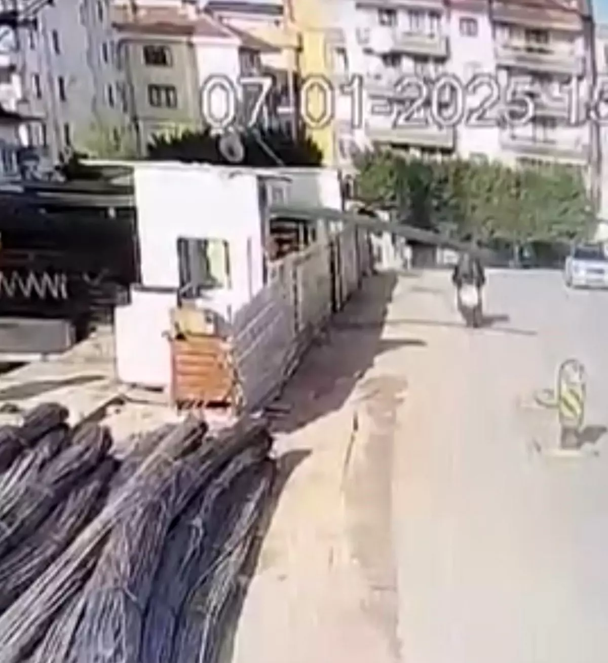 Bursa\'da Kurye İnşaat Demirine Çarptı