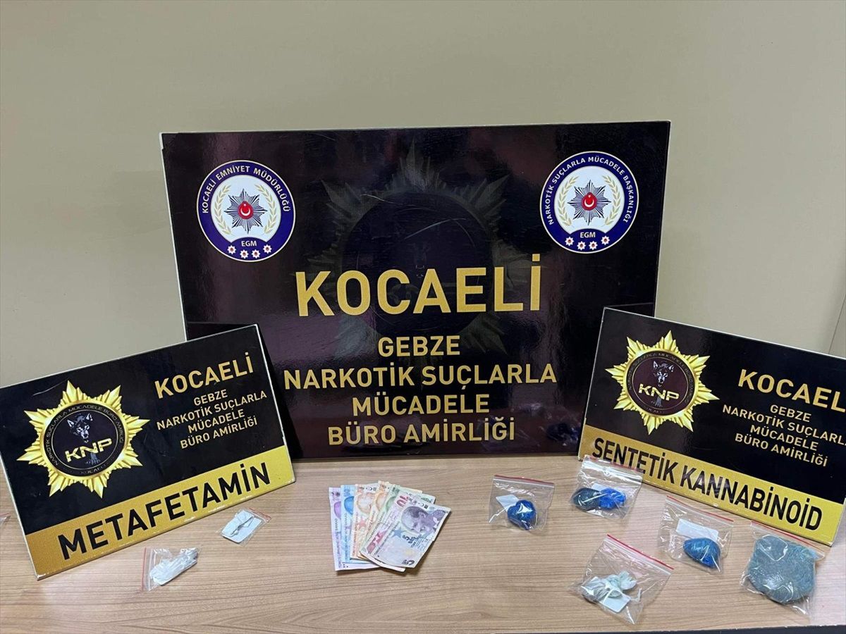 Kocaeli\'de Uyuşturucu Operasyonu: 3 Tutuklama
