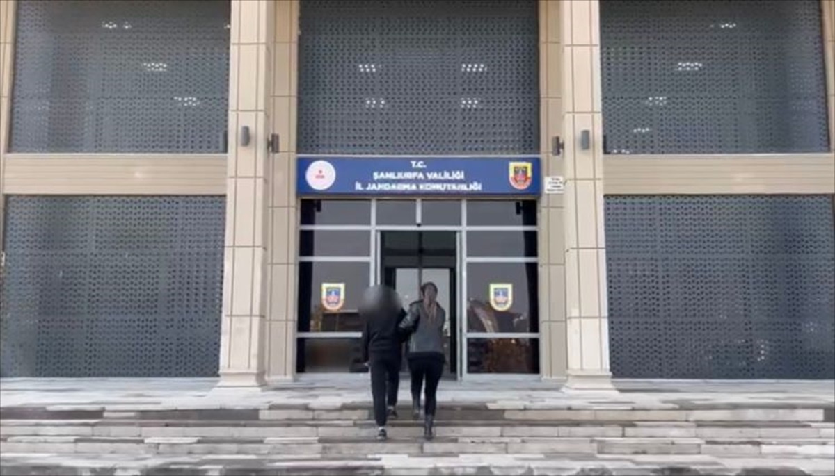 PKK/PYD Üyesi Kadın Terörist Teslim Oldu