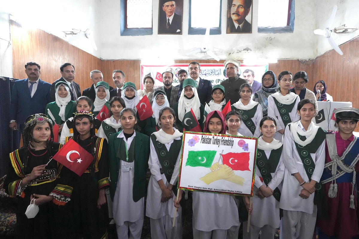 Bakan Tekin, Pakistan\'da Eğitim Ziyaretinde Bulundu