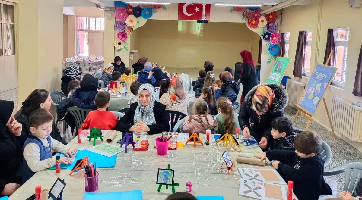 Bayburt\'ta öğrenci ve veliler enerji tasarrufuna atölye çalışmalarıyla dikkat çektiler
