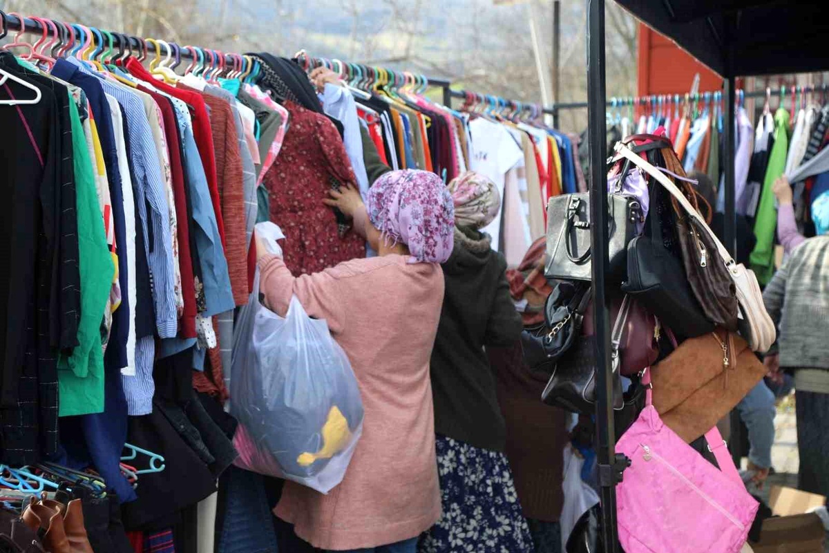 Samsun\'da Gezici Mağaza Kırsal Mahallelere Ulaştı