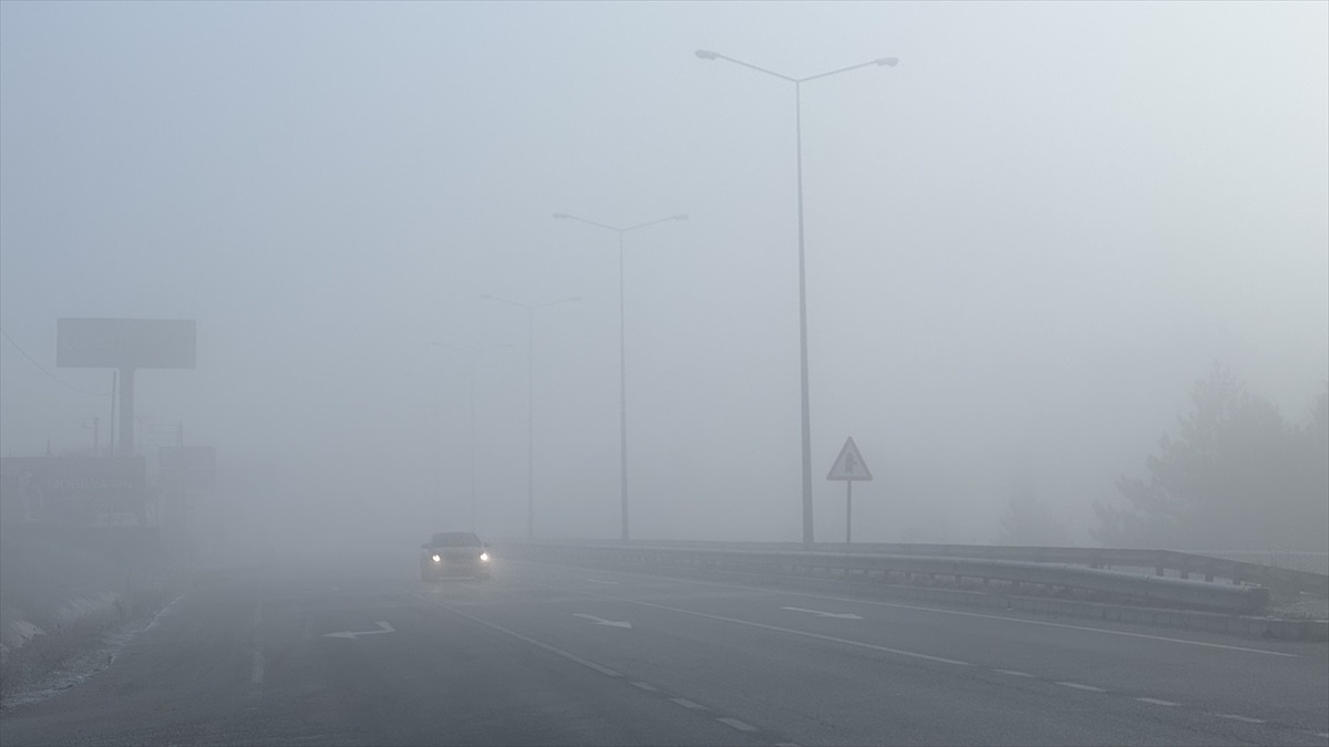 Çorum\'da Sis Sebebiyle Trafik Uyarısı