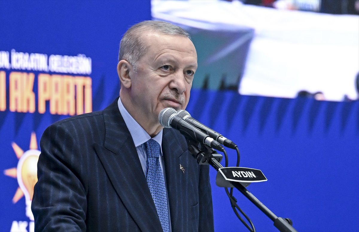 Cumhurbaşkanı Erdoğan: "Önlerinde sadece iki tercih var. ya teröre tövbe edip silah bırakacaklar ya da tasfiye olmaktan kurtulamayacaklar"