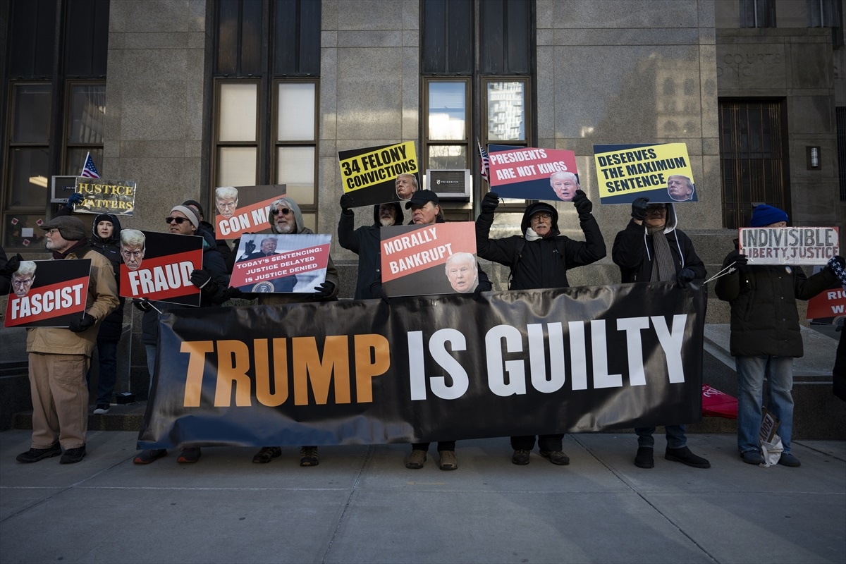 Trump\'a Şartsız Tahliye Kararı