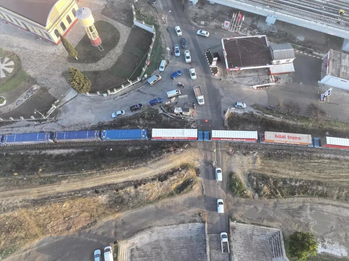 Edirne\'de Lokomotif Arızası Trafiği Aykırı Kıldı