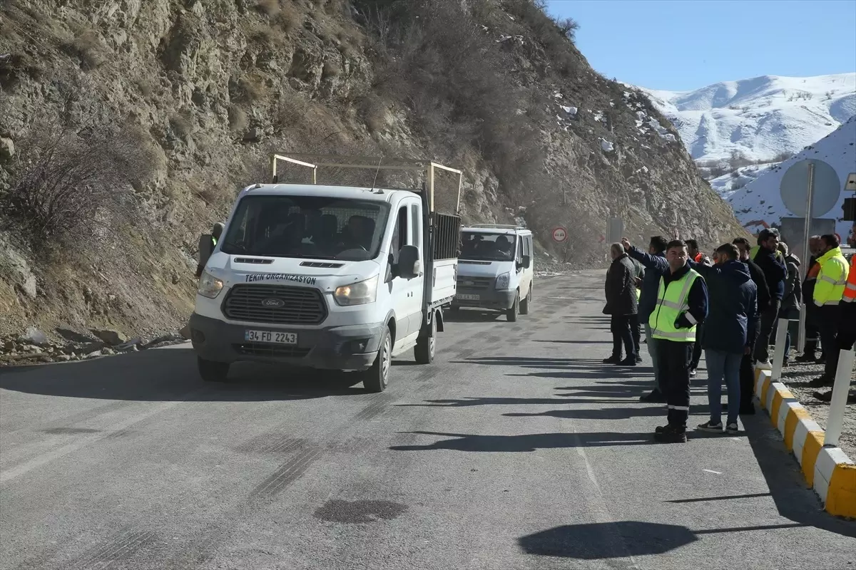 Yüksekova\'da Yeniköprü Tüneli Açıldı