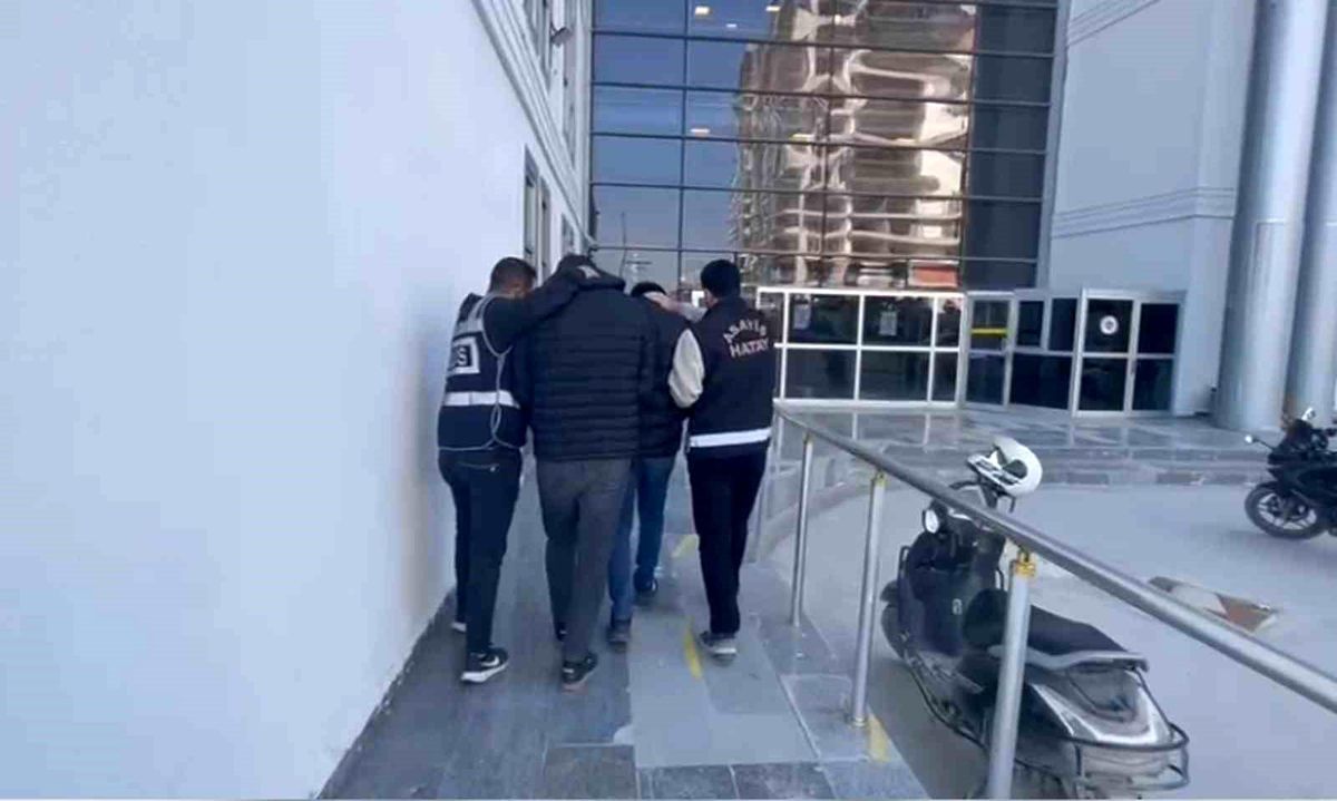 Hatay\'da 5 Aranan Şahıs Yakalandı