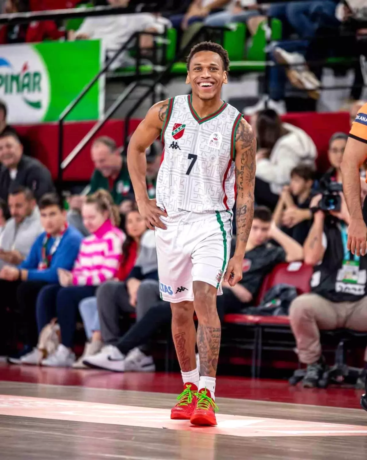 Barcelona, Daron Russell\'ı İstiyor