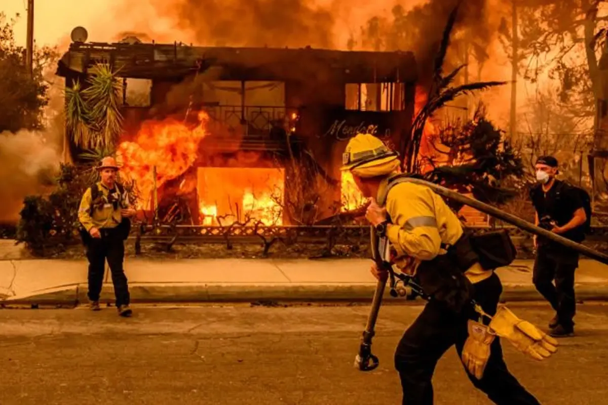 Los Angeles\'ta sokağa çıkma yasağına uymayanlar gözaltına alınacak