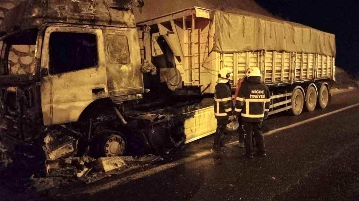 Niğde\'de Tır Yangını: Maddi Hasar Büyüdü