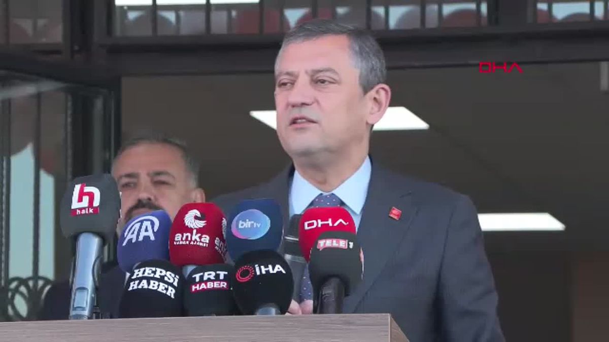 Özgür Özel: Gerçek beka sorunu bir ülkenin gençlerinin, gelişmiş ülkelerde hayal kurmasıdır