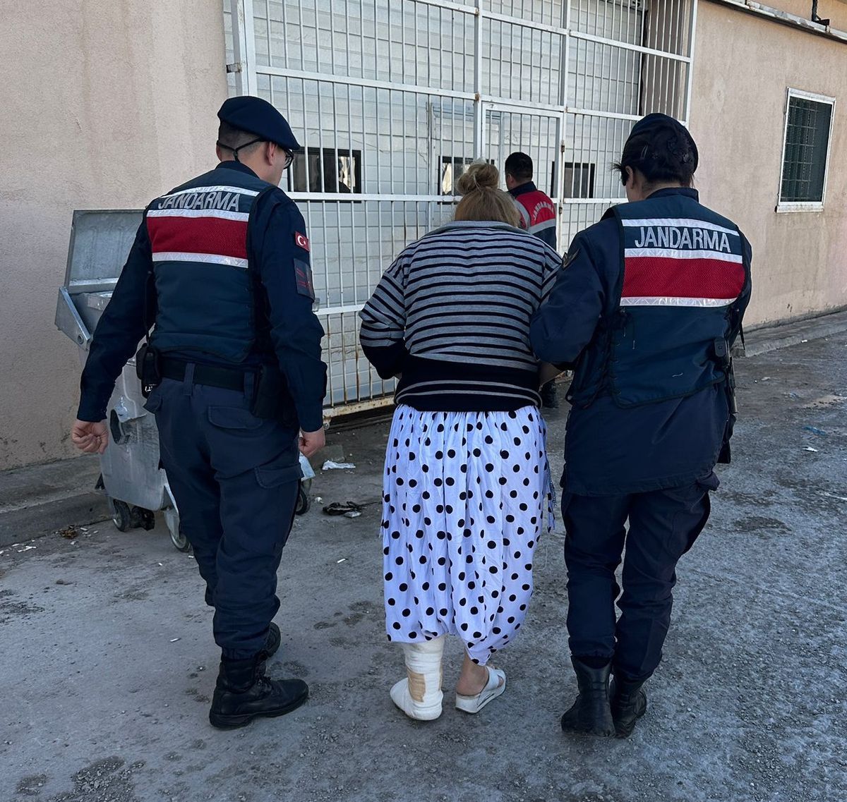 Kayseri\'de Firari Hükümlü Balkondan Atladı
