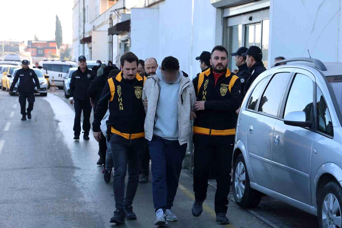 Adana\'da Silah Kaçakçılığı Çetesi Çökertildi