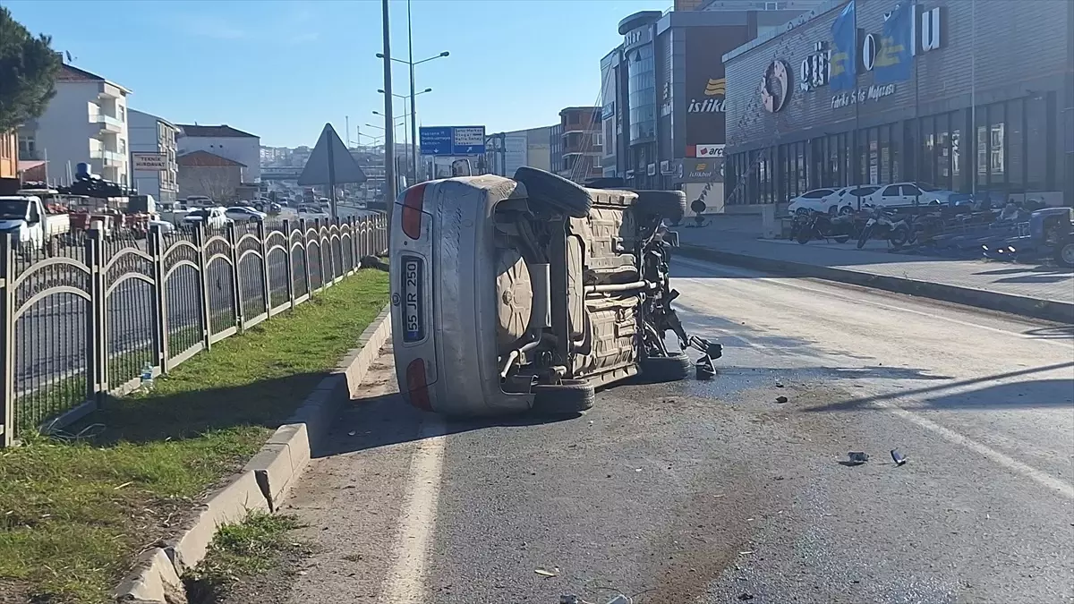 Bafra\'da Otomobil Devrildi: Sürücü Yaralı