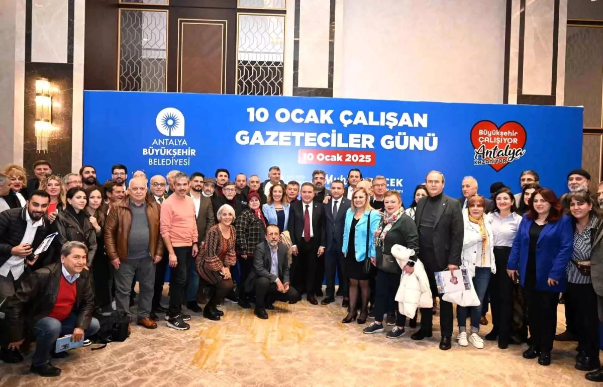 Antalya\'da Gazetecilere Destek ve Yeni Tramvay Hattı Müjdesi