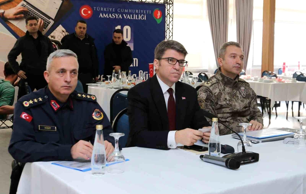 Hırsızlık suçlusu yatak bazasında yakalandı