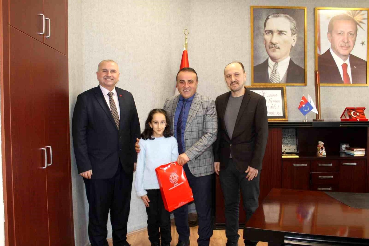 Düzce\'de Resim Yarışması Birincisi