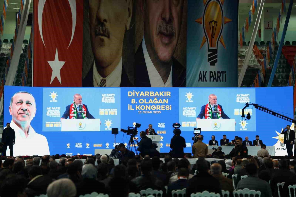 Cumhurbaşkanı Erdoğan Diyarbakır\'dan ayrıldı