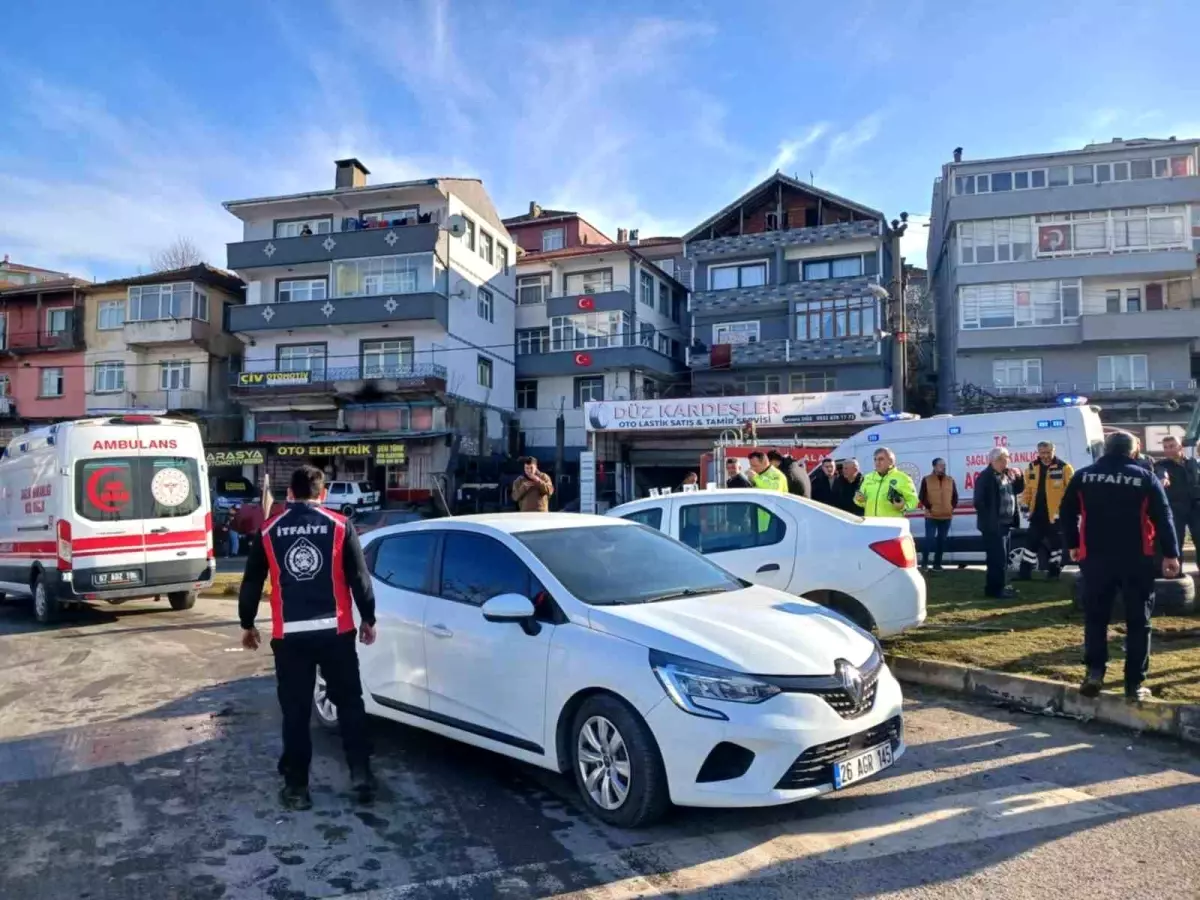 Zonguldak\'ta İki Araçlı Kaza: İki Yaralı