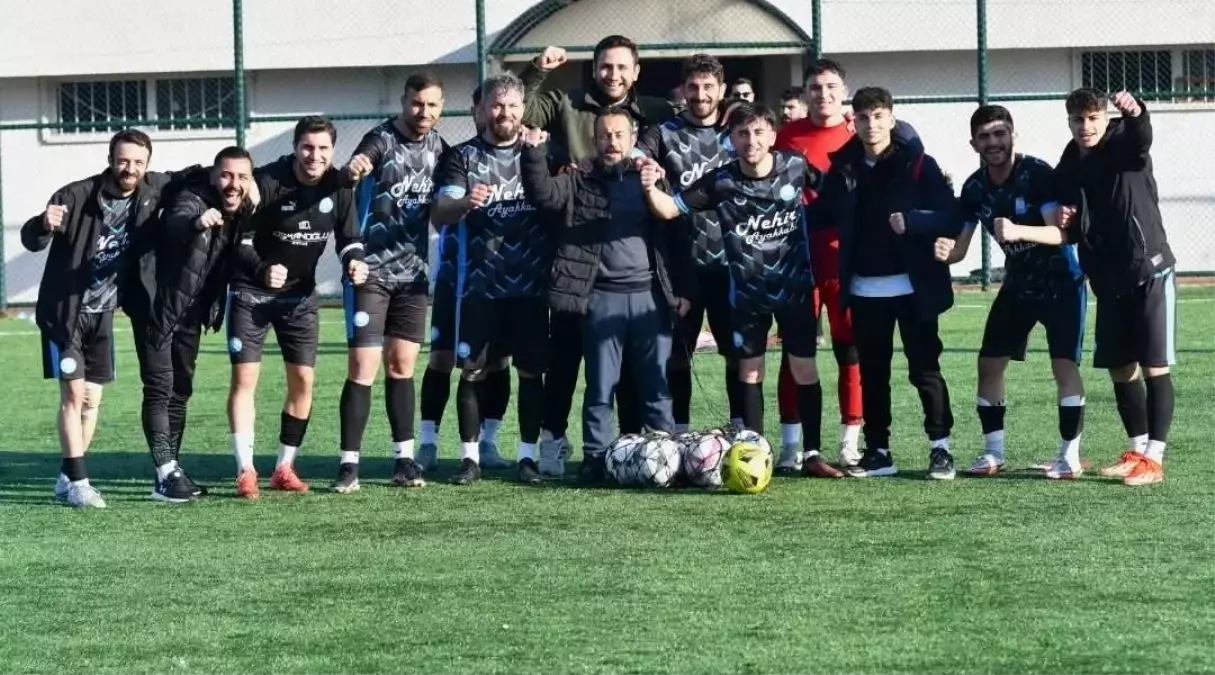 İmam Hatipliler Gençlikspor Şampiyonluk Yolunda Avantajı Artırdı