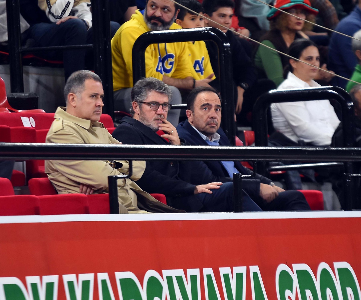 Karşıyaka Spor Kulübü\'nde Kayyum Tehlikesi Aşıldı