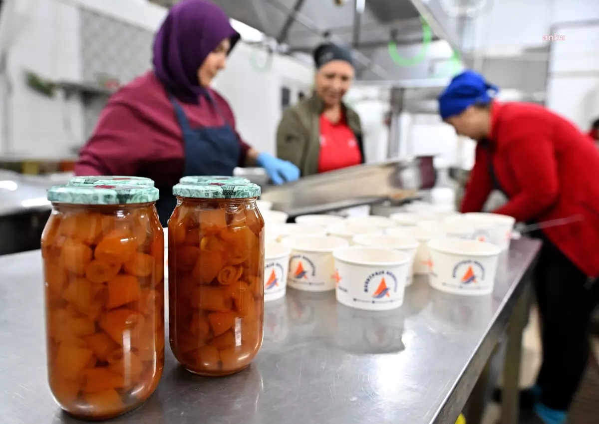 Kadın Kooperatifleri, Muratpaşa\'nın Turunç Reçelini Hazırlıyor