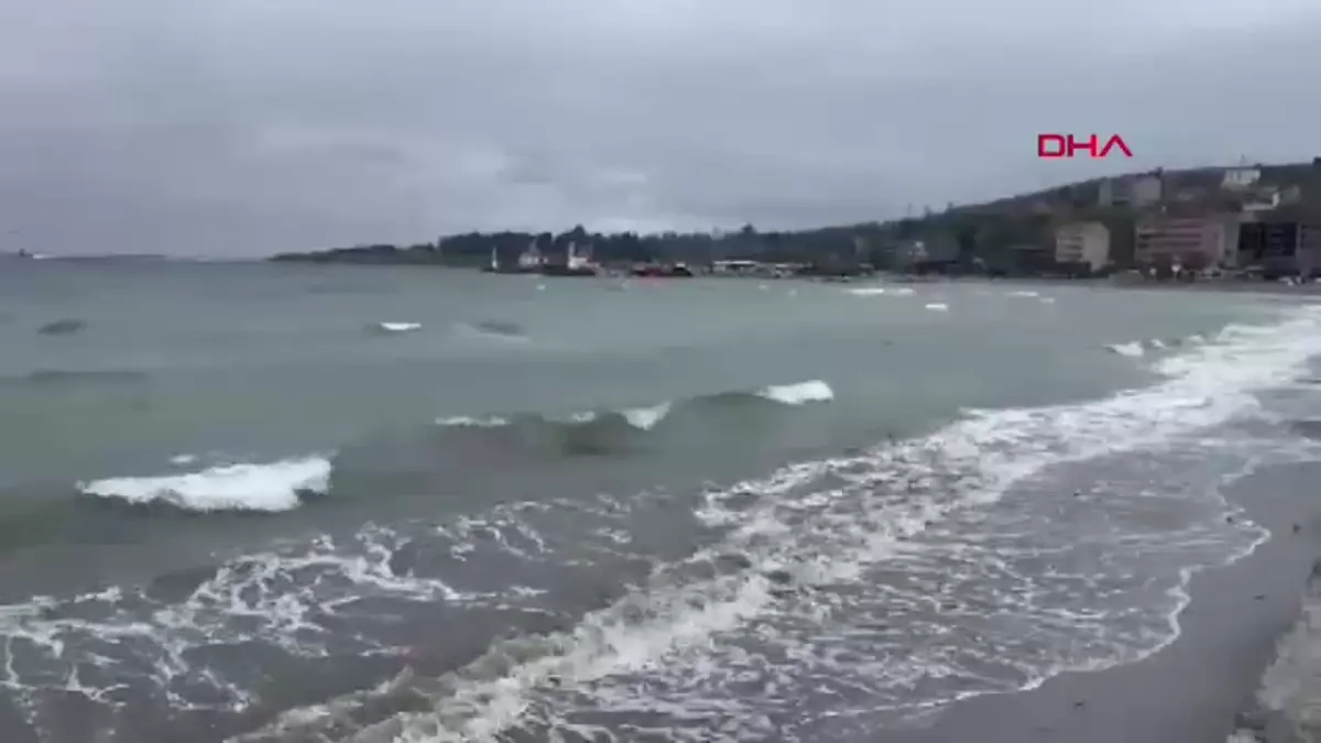 Tekirdağ\'da Fırtına Balıkçılığı ve Uçuşları Olumsuz Etkiledi