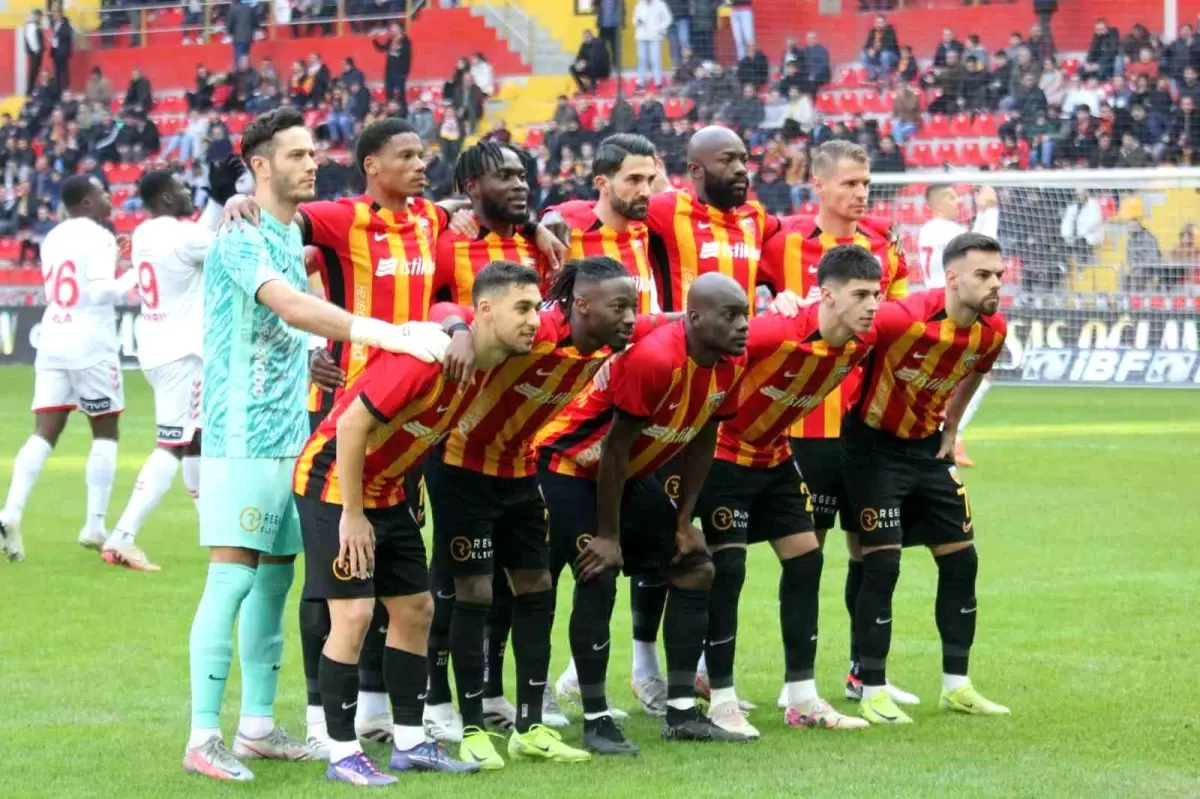 Kayserispor - Samsunspor: İlk Yarıda 1-0