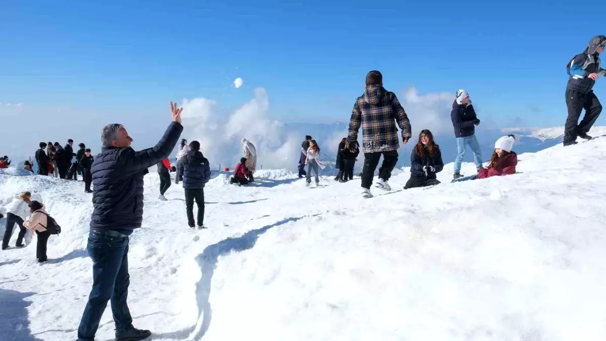 Kemer Belediye Başkanı Öğrencilerle Tahtalı Dağı\'nda Eğlendi