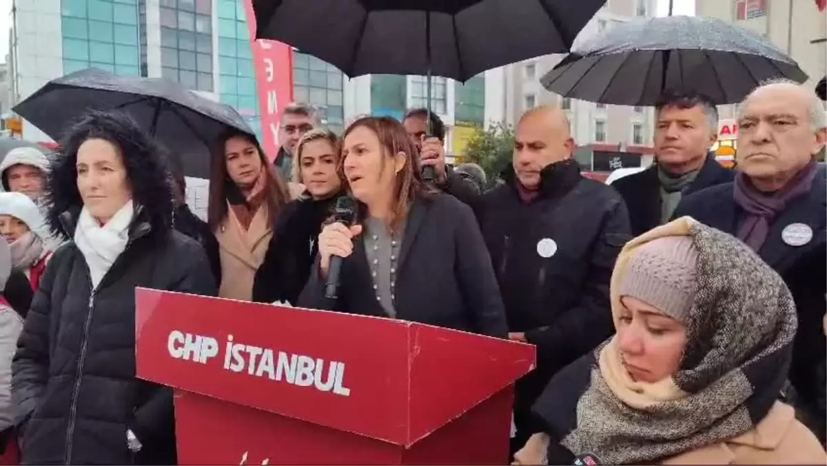 CHP\'li Türkan Elçi, Esenyurt\'ta Demokrasi Nöbetine Katıldı