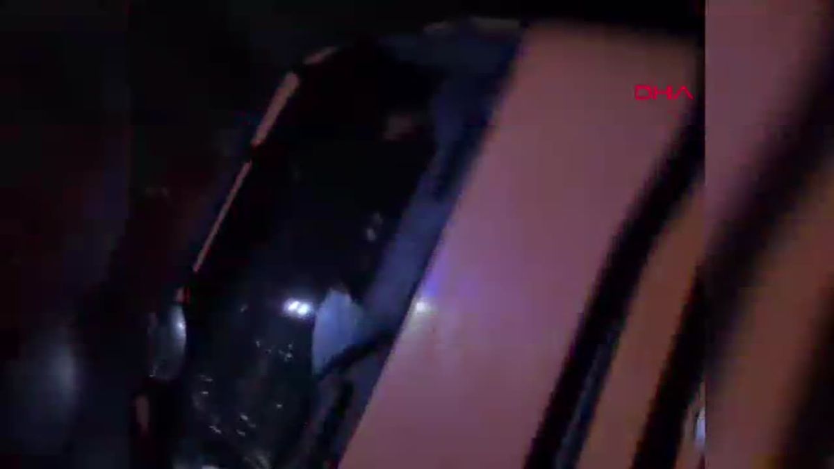 Bursa\'da Talaş Yüklü TIR Devrildi: Sürücü Yaralandı