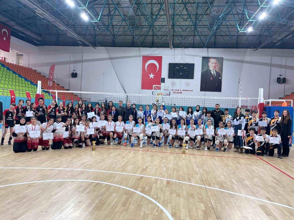 Elazığ\'da Voleybol Müsabakaları Tamamlandı