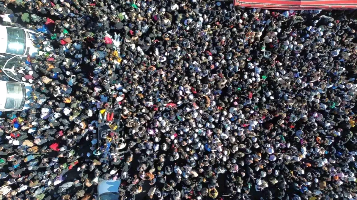 Emevi Camii\'ndeki İzdiham: 5 Ölü