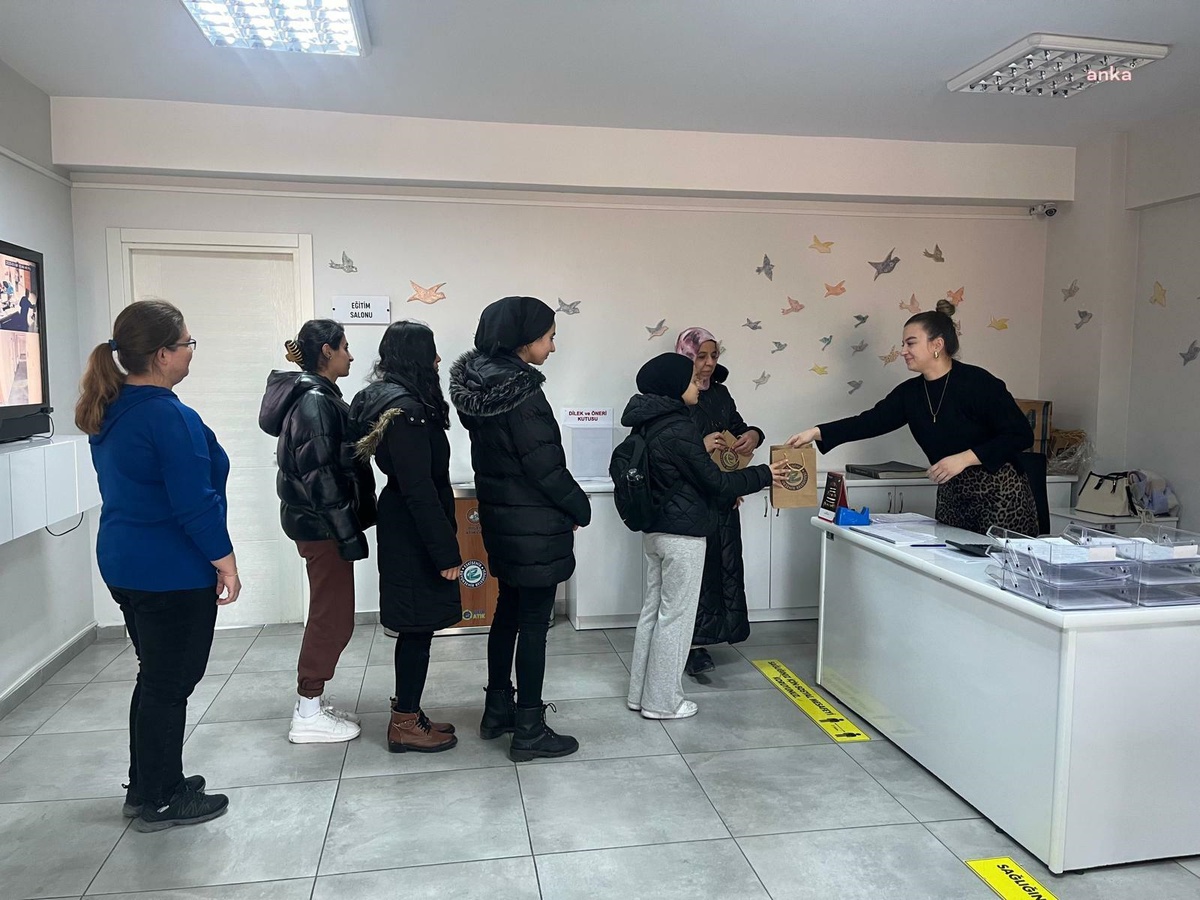Eskişehir Belediyesi\'nden Kadınlara Ücretsiz Hijyenik Ped Desteği