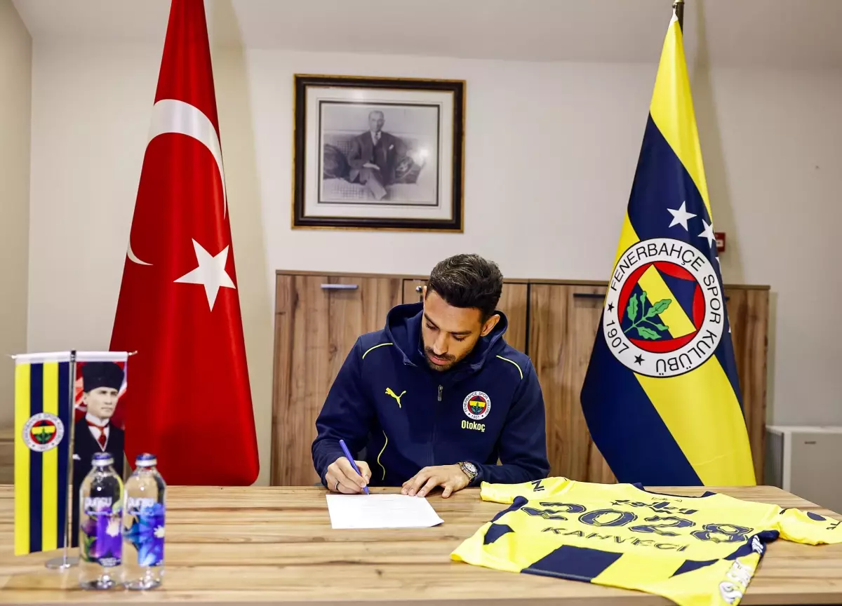 Fenerbahçe, İrfan Can Kahveci\'nin Sözleşmesini 3 Yıl Uzattı