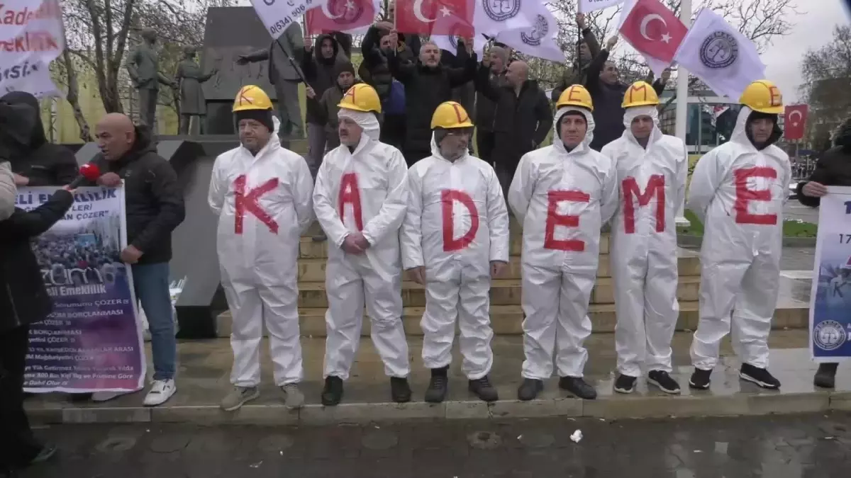 Kadıköy\'de EYT Protestosu