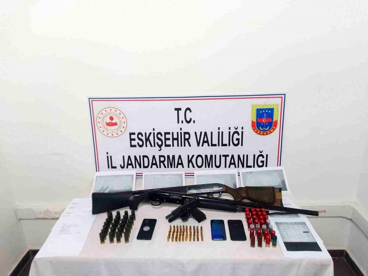 Eskişehir\'de Tefecilik Operasyonu: 3 Şüpheli Yakalandı