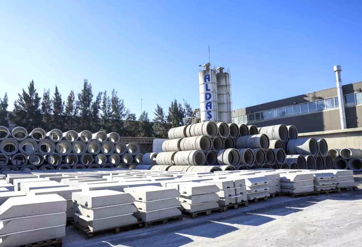 Antalya\'da 3D Yazıcı ile Beton Kent Mobilyaları Üretiliyor